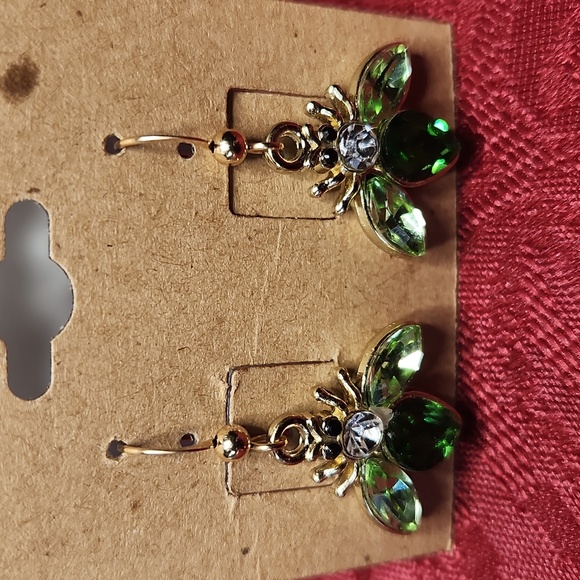 Hand Crafted Jewelry - “Queen Bee” Peridot/White Crystal Bees 14kt Gold Hook Earrings 1" Length